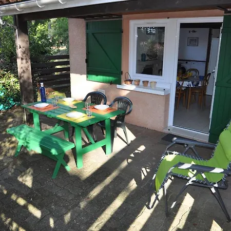 Maisonnette Entierement Equipee - 2079 *