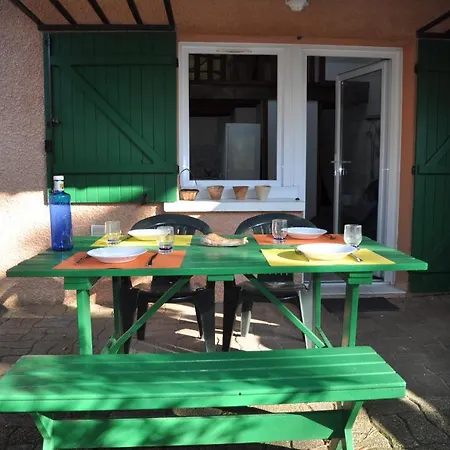 Maisonnette Entierement Equipee - 2079 Feriehus *